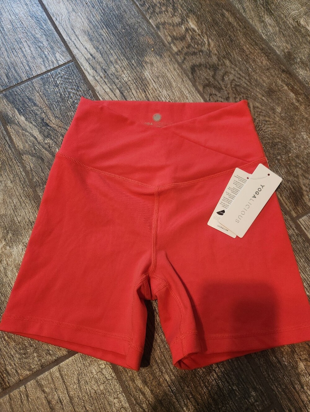 NWT Yogalicious Lux Crossover 5” Short Biker Small